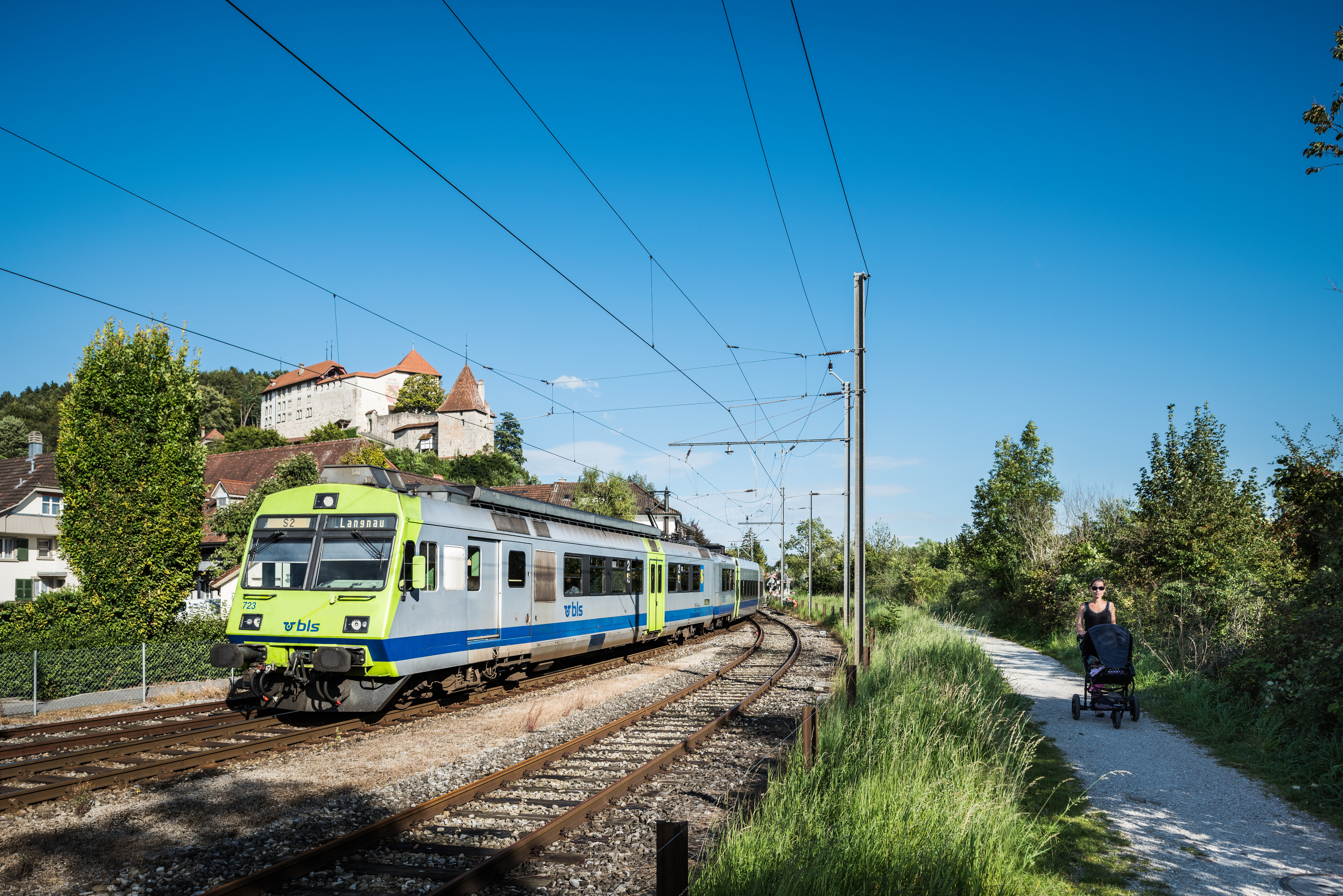 Pendelzug_Triebwagen_BLS.jpg
